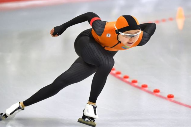 Kim Min-sun นักสเก็ตความเร็วชาวเกาหลีคว้าแชมป์โลกคนแรก